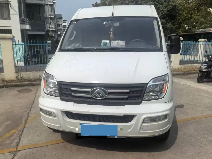 2021 MAXUS XinTu V80 2.0T 127HP L4 6MT,autocango,china used car exporter,china ev exporter,chinese used car exporter,chinese used ev exporter
