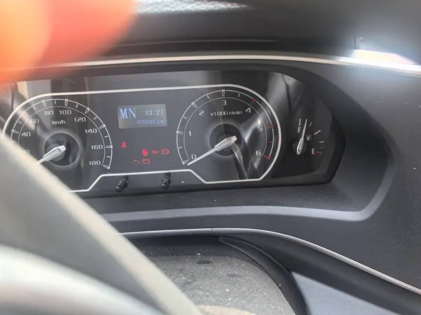 2021 MAXUS XinTu V80 2.0T 127HP L4 6MT,autocango,china used car exporter,china ev exporter,chinese used car exporter,chinese used ev exporter