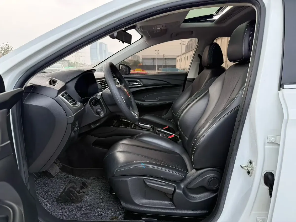 2020 Roewe i5 1.5L 120HP L4 CVT,autocango,china used car exporter,china ev exporter,chinese used car exporter,chinese used ev exporter