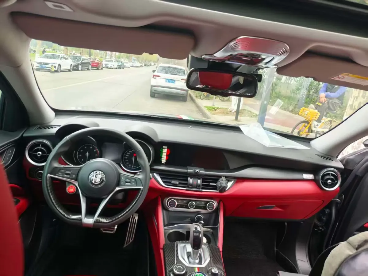 2017 Jaguar XE 2.0T 240HP L4 8AT,autocango,china used car exporter,china ev exporter,chinese used car exporter,chinese used ev exporter