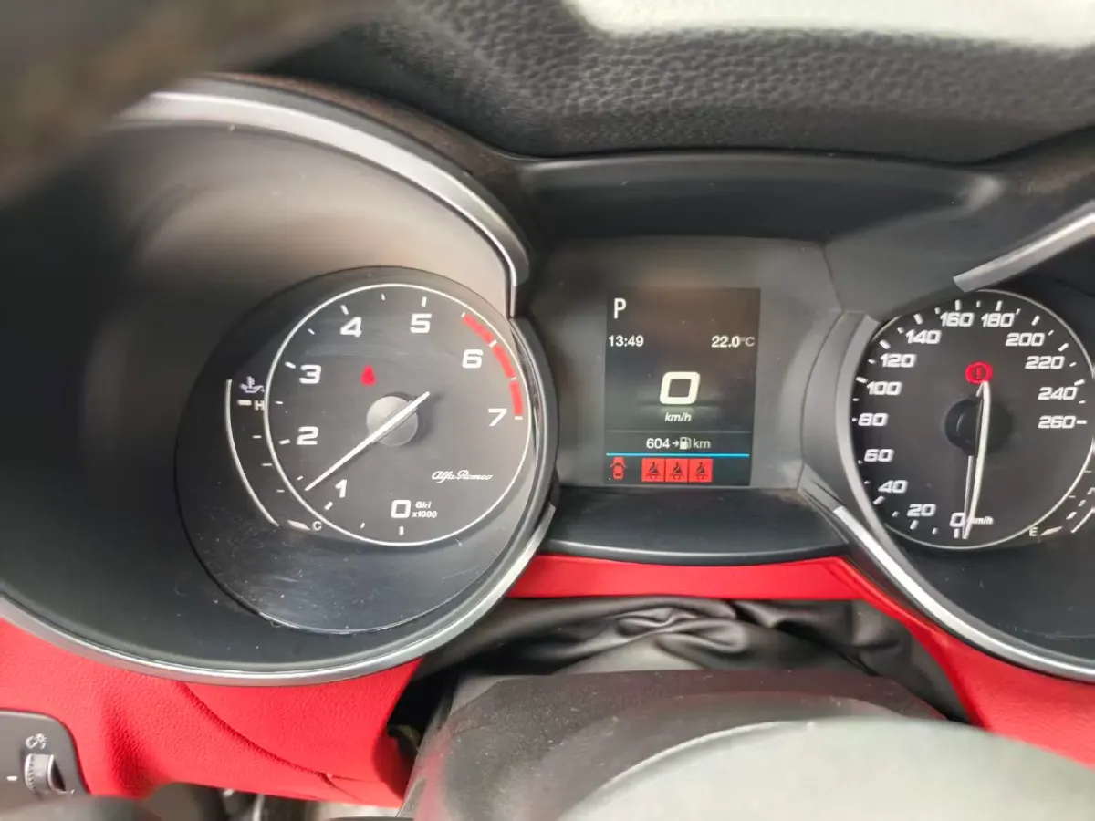 2017 Jaguar XE 2.0T 240HP L4 8AT,autocango,china used car exporter,china ev exporter,chinese used car exporter,chinese used ev exporter