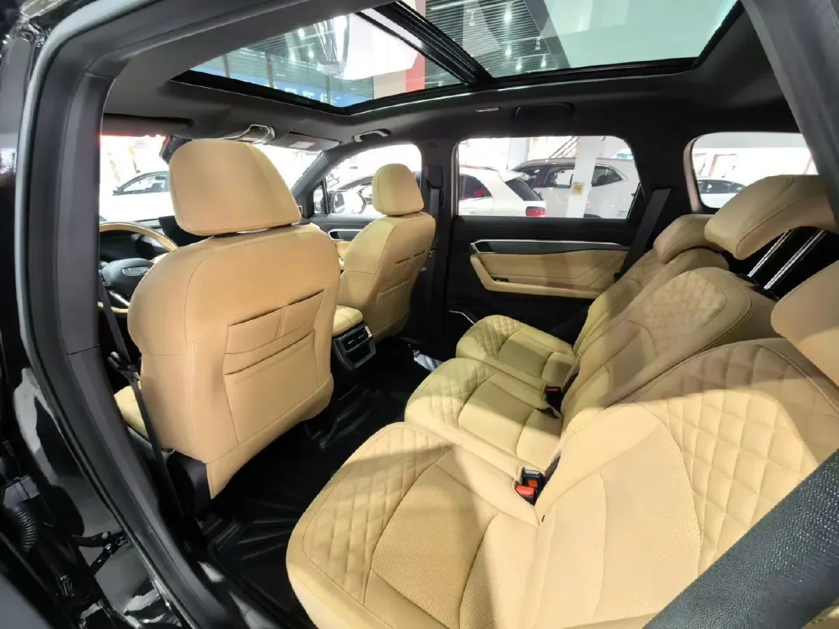 2023 Geely Okavango L 2.0T 218HP L4 7DCT,autocango,china used car exporter,china ev exporter,chinese used car exporter,chinese used ev exporter