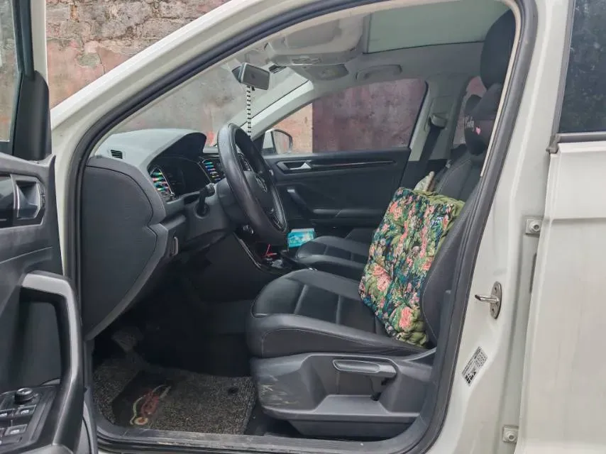 2019 Volkswagen T-Roc 1.4T 150HP L4 7DCT,autocango,china used car exporter,china ev exporter,chinese used car exporter,chinese used ev exporter