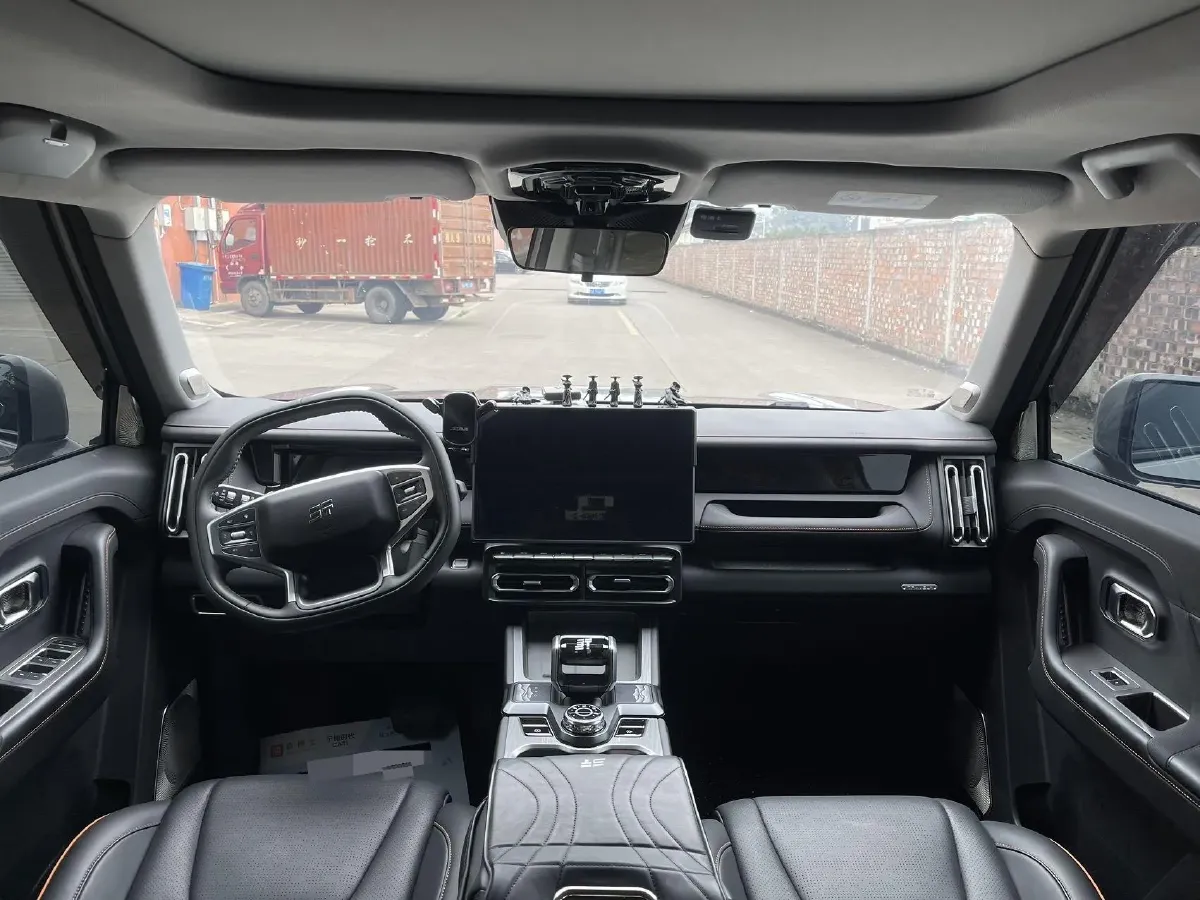 2025 MAXUS XinTu V70 2.0T 150HP L4 9AT,autocango,china used car exporter,china ev exporter,chinese used car exporter,chinese used ev exporter