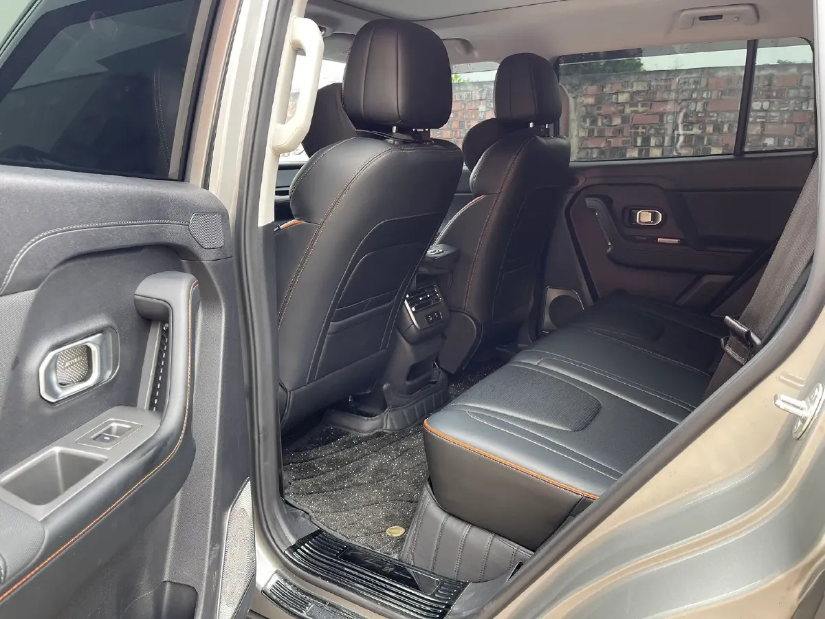 2025 MAXUS XinTu V70 2.0T 150HP L4 9AT,autocango,china used car exporter,china ev exporter,chinese used car exporter,chinese used ev exporter