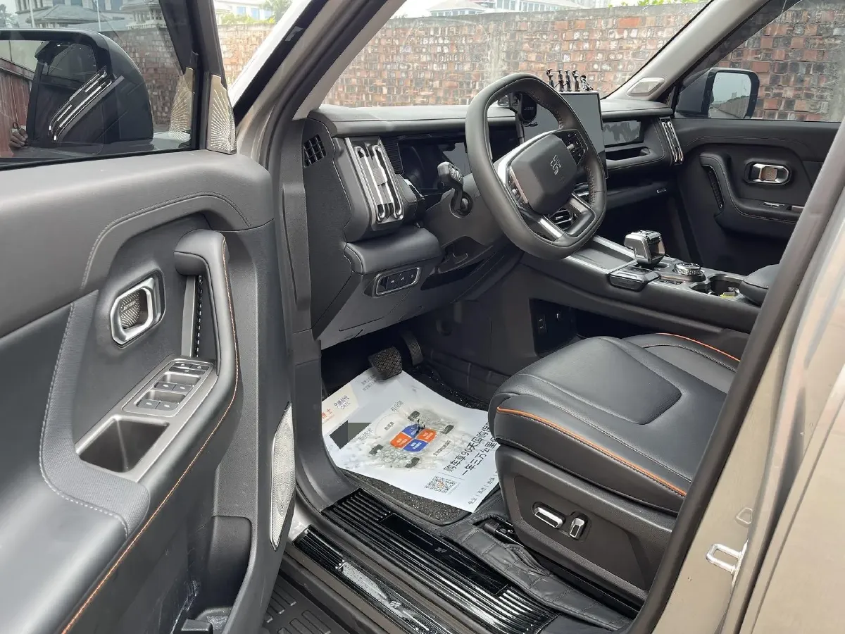 2025 MAXUS XinTu V70 2.0T 150HP L4 9AT,autocango,china used car exporter,china ev exporter,chinese used car exporter,chinese used ev exporter