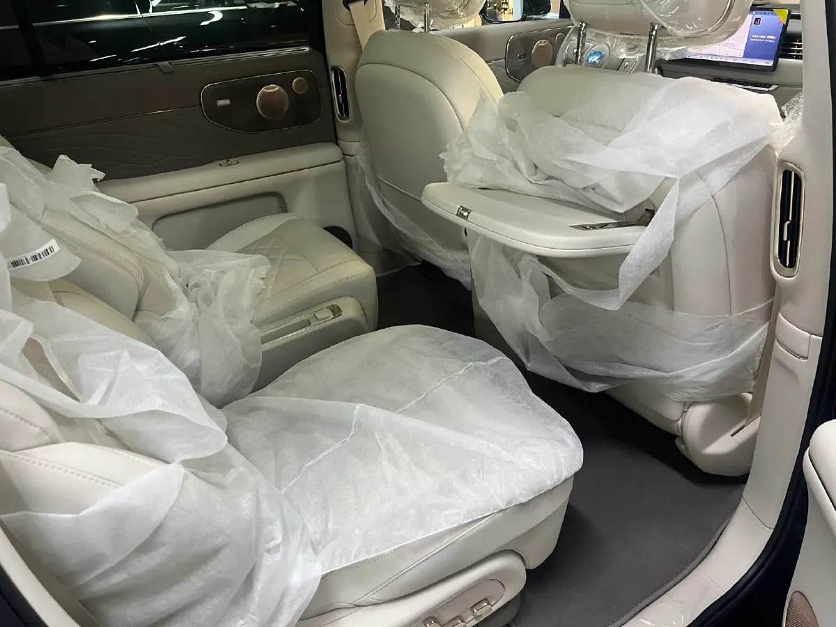 2026 IM LS9 REEV 155HP REEV,autocango,china used car exporter,china ev exporter,chinese used car exporter,chinese used ev exporter