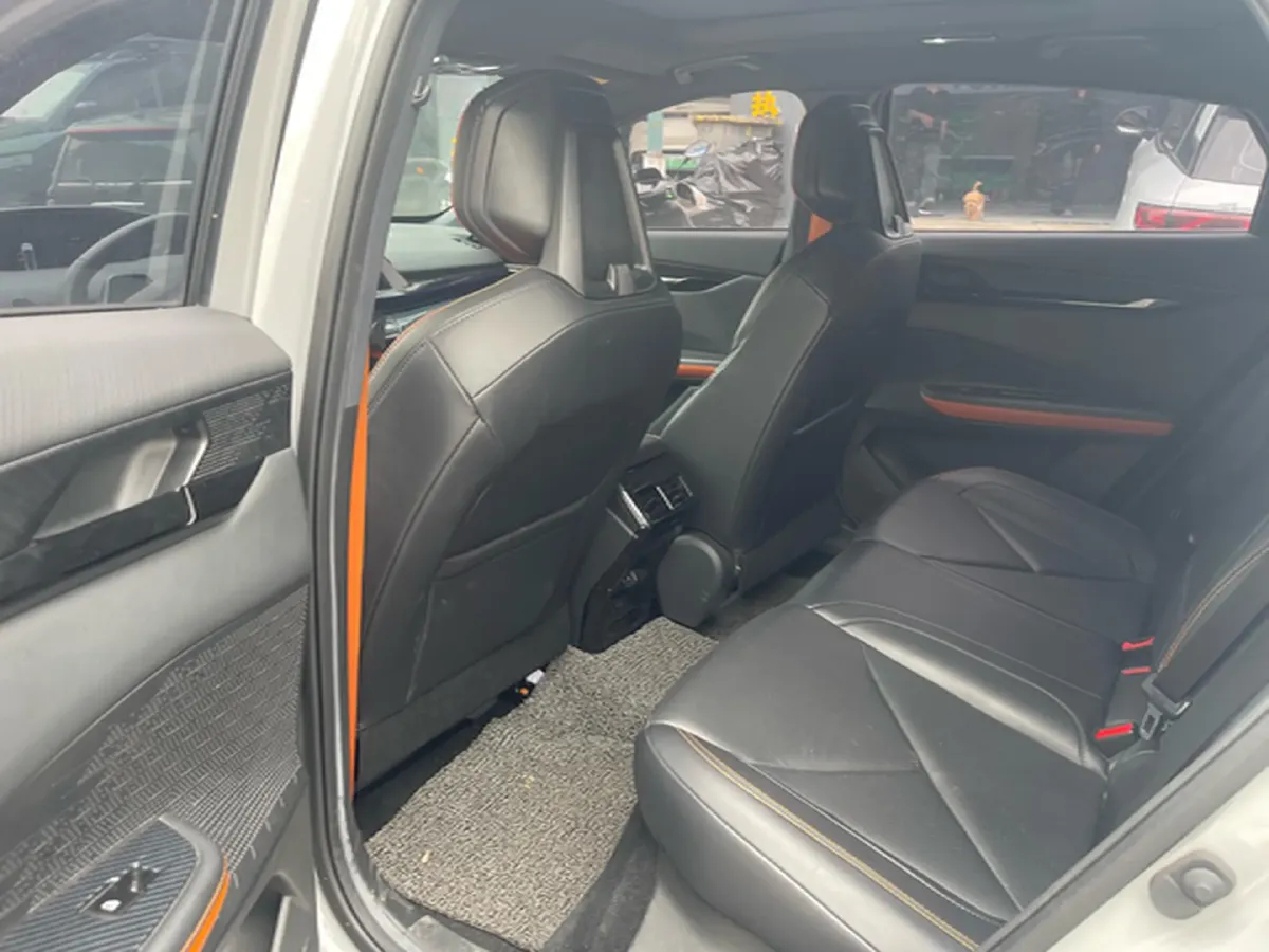 2023 ChangAn UNI-V 1.5T 188HP L4 7DCT,autocango,china used car exporter,china ev exporter,chinese used car exporter,chinese used ev exporter