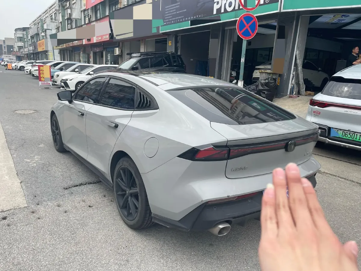 2023 ChangAn UNI-V 1.5T 188HP L4 7DCT,autocango,china used car exporter,china ev exporter,chinese used car exporter,chinese used ev exporter