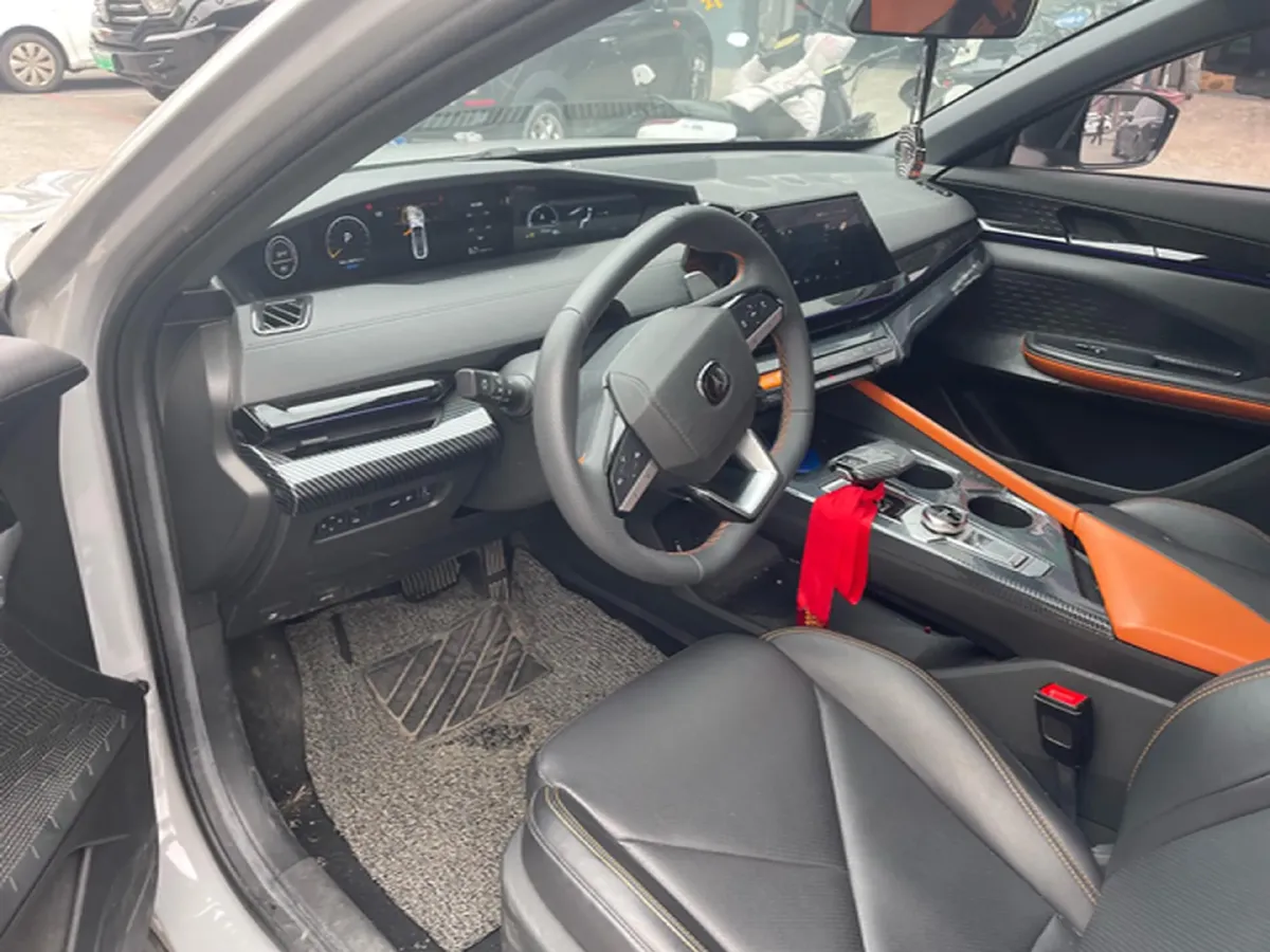 2023 ChangAn UNI-V 1.5T 188HP L4 7DCT,autocango,china used car exporter,china ev exporter,chinese used car exporter,chinese used ev exporter