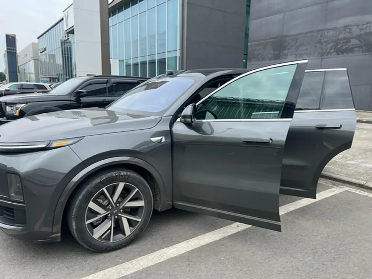 2023 Li L8 Range Extended 154HP REEV 40.9KWH,autocango,china used car exporter,china ev exporter,chinese used car exporter,chinese used ev exporter