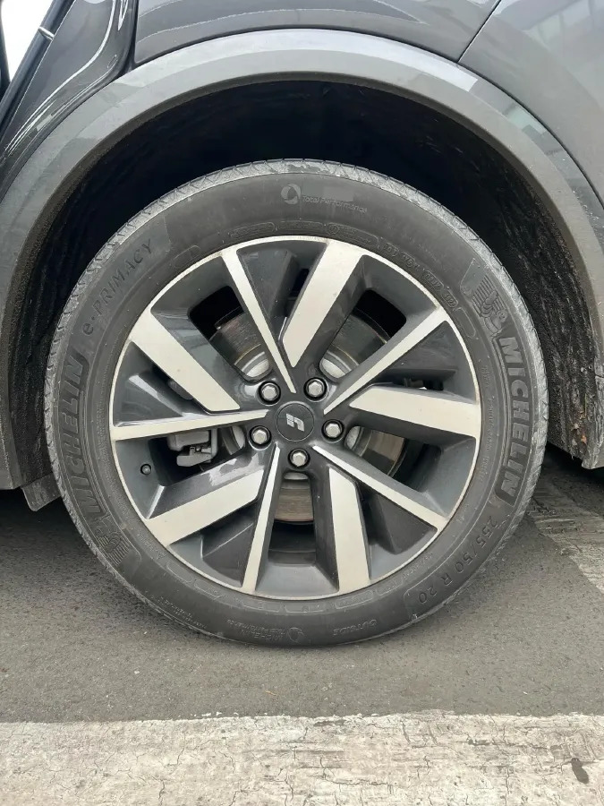 2023 Li L8 Range Extended 154HP REEV 40.9KWH,autocango,china used car exporter,china ev exporter,chinese used car exporter,chinese used ev exporter