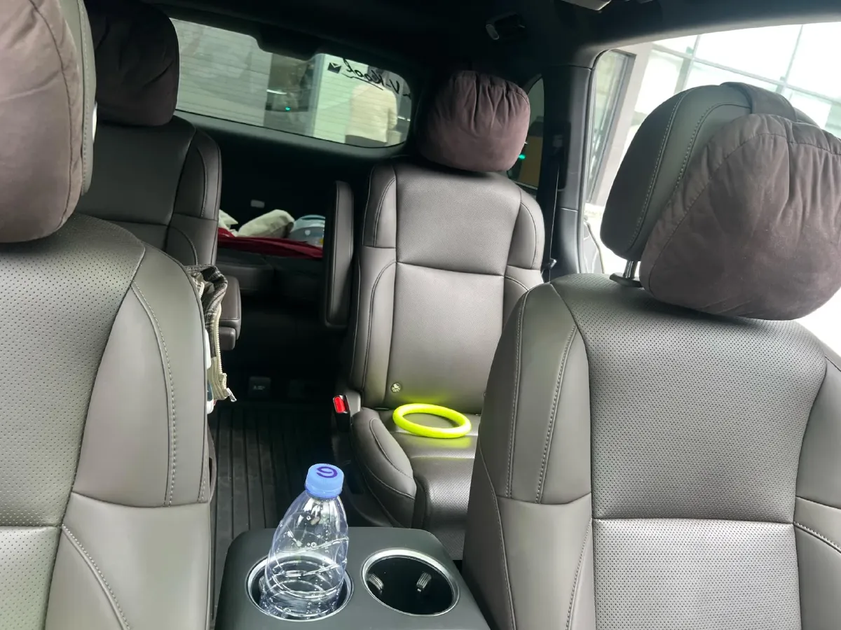 2023 Li L8 Range Extended 154HP REEV 40.9KWH,autocango,china used car exporter,china ev exporter,chinese used car exporter,chinese used ev exporter