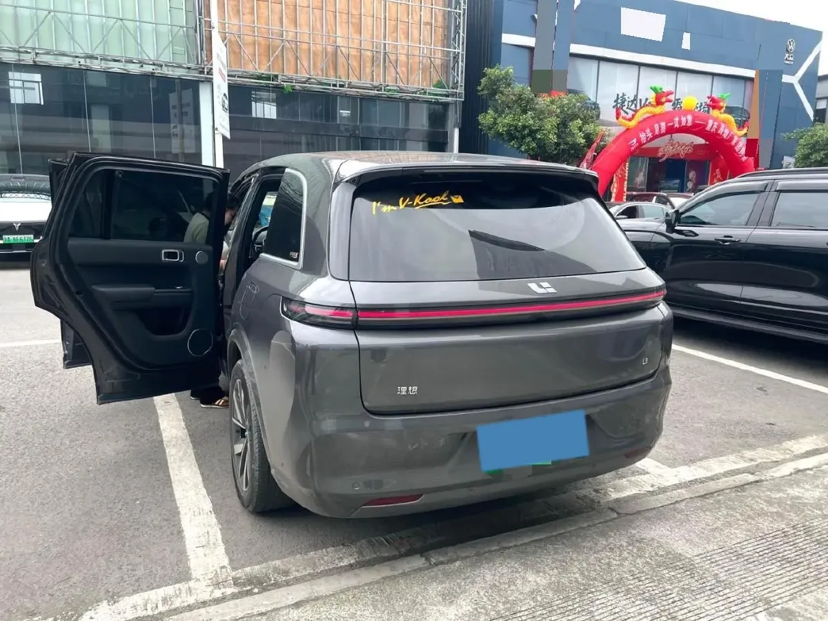 2023 Li L8 Range Extended 154HP REEV 40.9KWH,autocango,china used car exporter,china ev exporter,chinese used car exporter,chinese used ev exporter