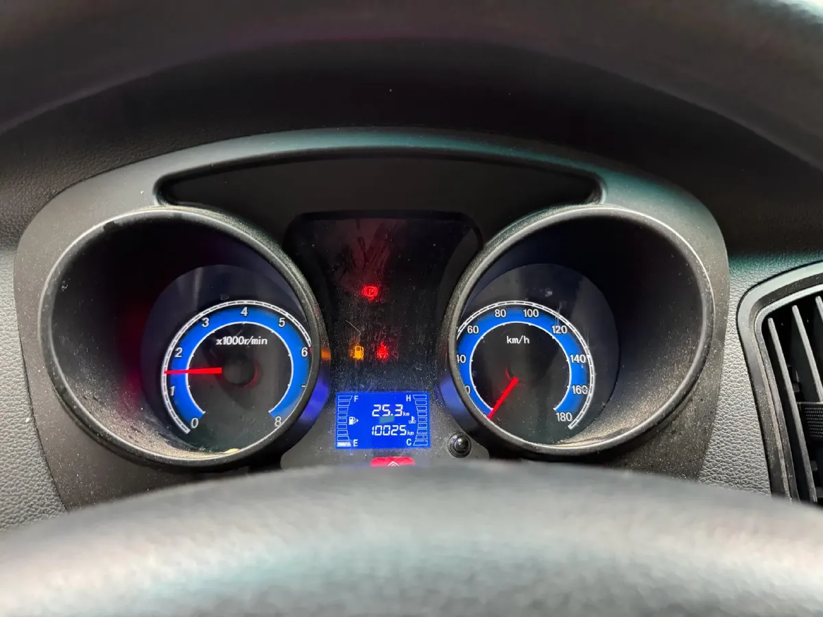 2023 DongFeng DFSK D71 1.6L 122HP L4 5MT,autocango,china used car exporter,china ev exporter,chinese used car exporter,chinese used ev exporter