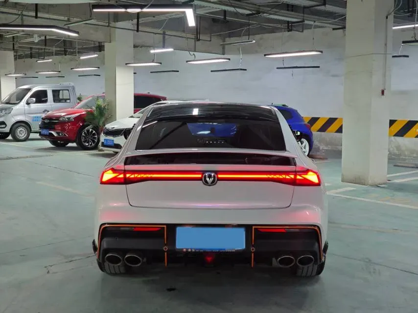 2023 ChangAn UNI-V 2.0T 233HP L4 8AT,autocango,china used car exporter,china ev exporter,chinese used car exporter,chinese used ev exporter