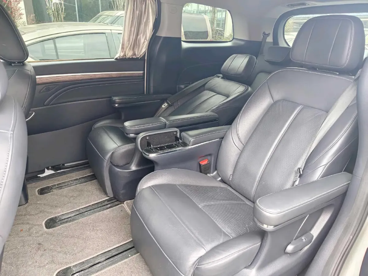 2021 GAC Trumpchi M8 2.0T 252HP L4 8AT,autocango,china used car exporter,china ev exporter,chinese used car exporter,chinese used ev exporter