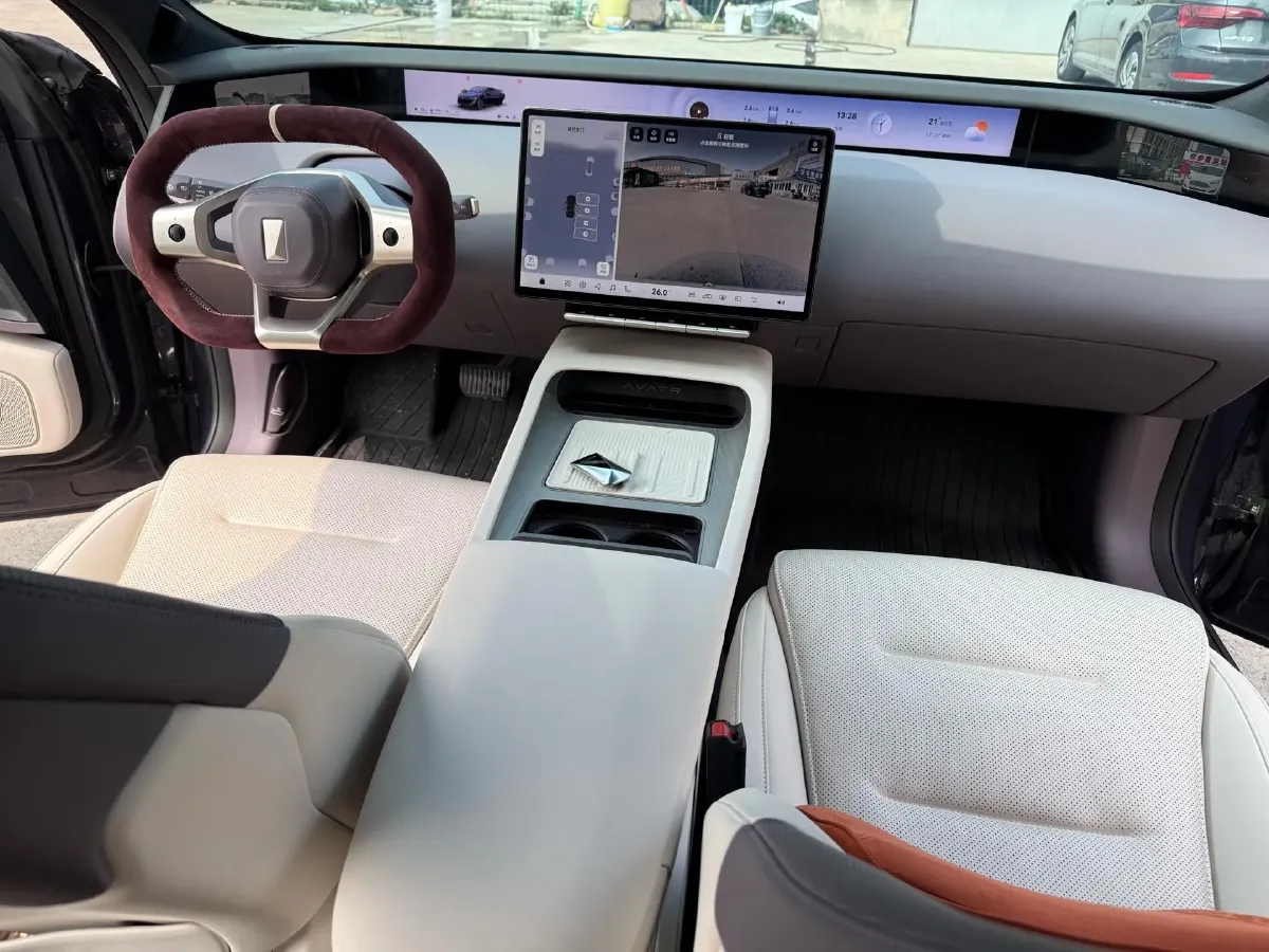 2025 Avatr 12 1.5T 156HP L4 REEV 39.05KWH,autocango,china used car exporter,china ev exporter,chinese used car exporter,chinese used ev exporter