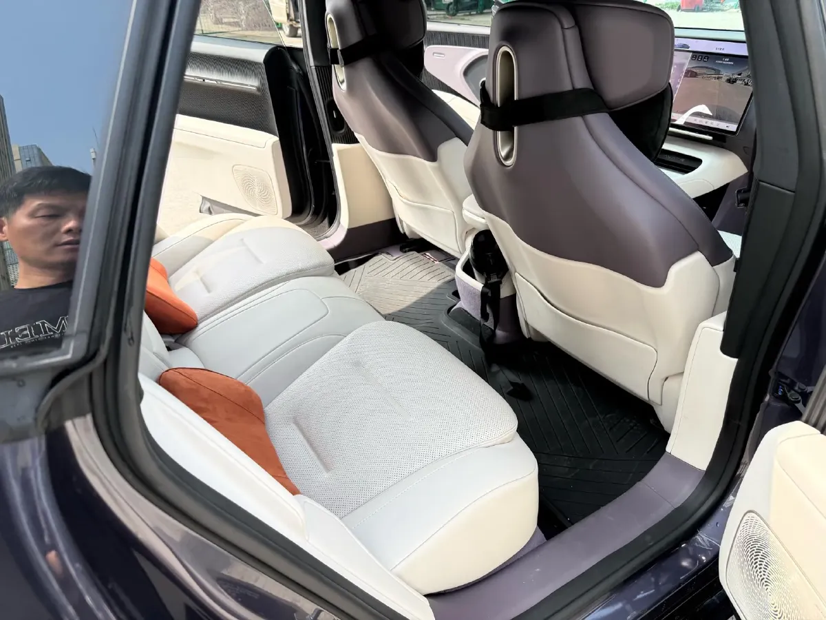 2025 Avatr 12 1.5T 156HP L4 REEV 39.05KWH,autocango,china used car exporter,china ev exporter,chinese used car exporter,chinese used ev exporter