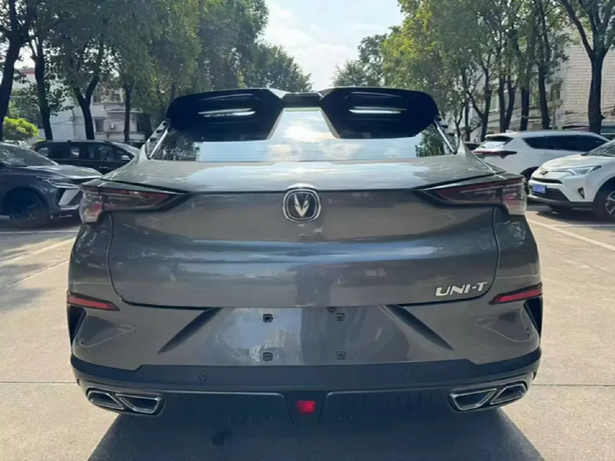 2022 ChangAn UNI-T 1.5T 188HP L4 7DCT,autocango,china used car exporter,china ev exporter,chinese used car exporter,chinese used ev exporter