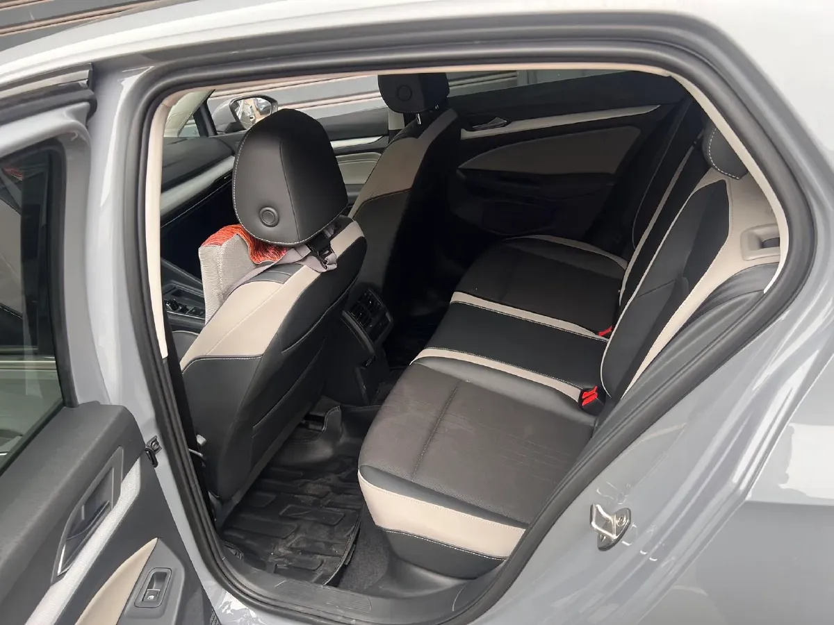 2021 Volkswagen Golf 1.2T 116HP L4 7DCT,autocango,china used car exporter,china ev exporter,chinese used car exporter,chinese used ev exporter