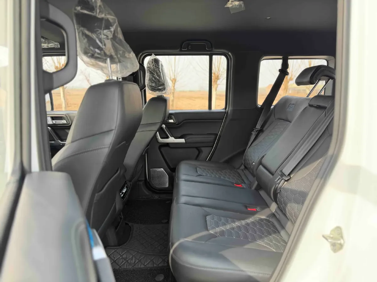 2024 212 212 T01 2.0T 252HP L4 8AT,autocango,china used car exporter,china ev exporter,chinese used car exporter,chinese used ev exporter