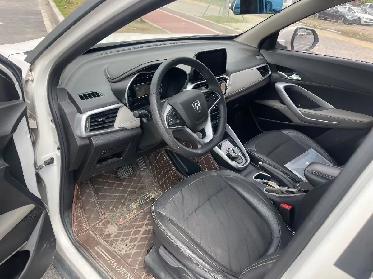 2017 BaoJun 310W 1.5L 105HP L4 6MT,autocango,china used car exporter,china ev exporter,chinese used car exporter,chinese used ev exporter