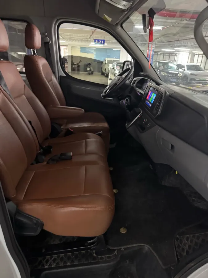 2015 MAXUS XinTu V80 2.5T 136HP L4 5MT,autocango,china used car exporter,china ev exporter,chinese used car exporter,chinese used ev exporter