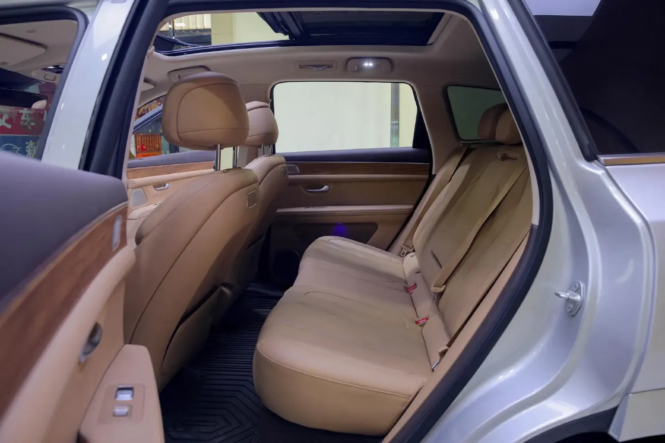 2024 AITO AITO M7 1.5T 152HP L4 REEV 40KWH,autocango,china used car exporter,china ev exporter,chinese used car exporter,chinese used ev exporter