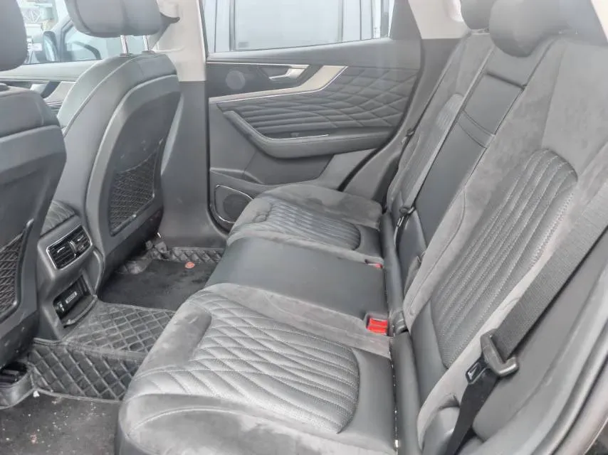 2022 HongQi HS5 2.0T 224HP L4 6AT,autocango,china used car exporter,china ev exporter,chinese used car exporter,chinese used ev exporter