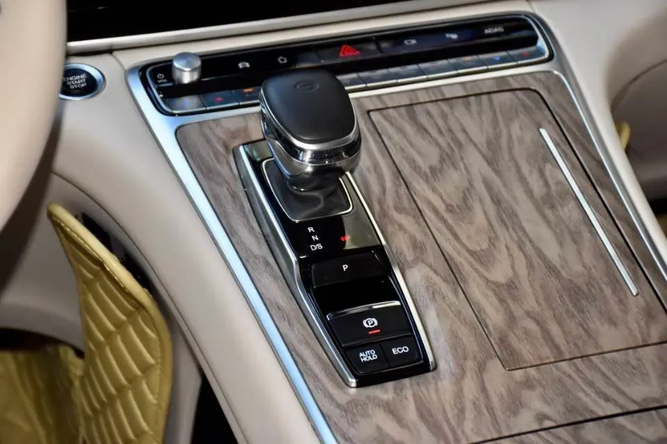 2021 GAC Trumpchi M8 2.0T 252HP L4 8AT,autocango,china used car exporter,china ev exporter,chinese used car exporter,chinese used ev exporter