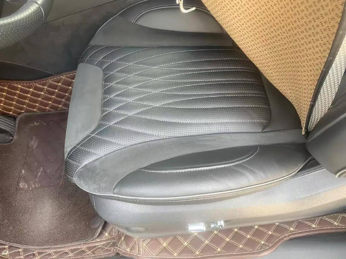 2022 HongQi HS5 2.0T 224HP L4 6AT,autocango,china used car exporter,china ev exporter,chinese used car exporter,chinese used ev exporter