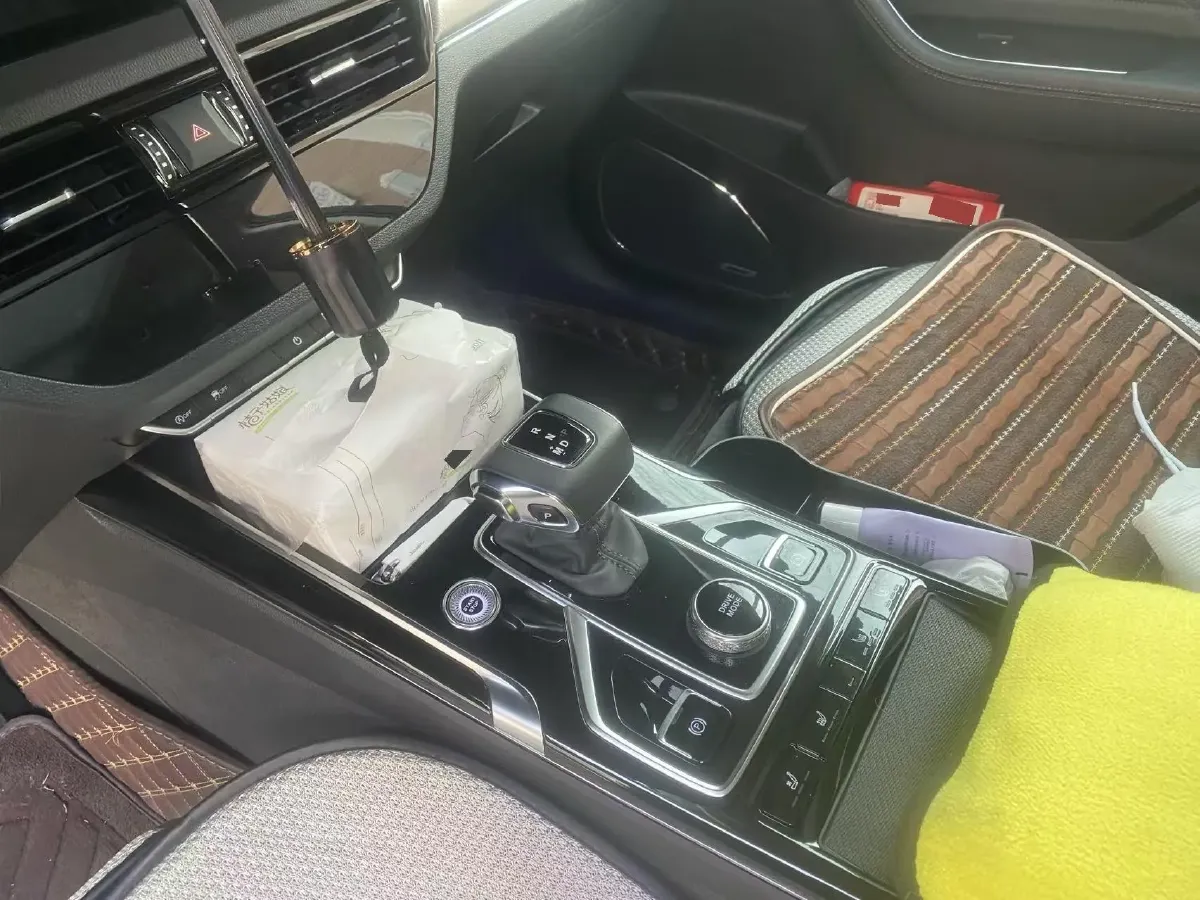 2022 HongQi HS5 2.0T 224HP L4 6AT,autocango,china used car exporter,china ev exporter,chinese used car exporter,chinese used ev exporter