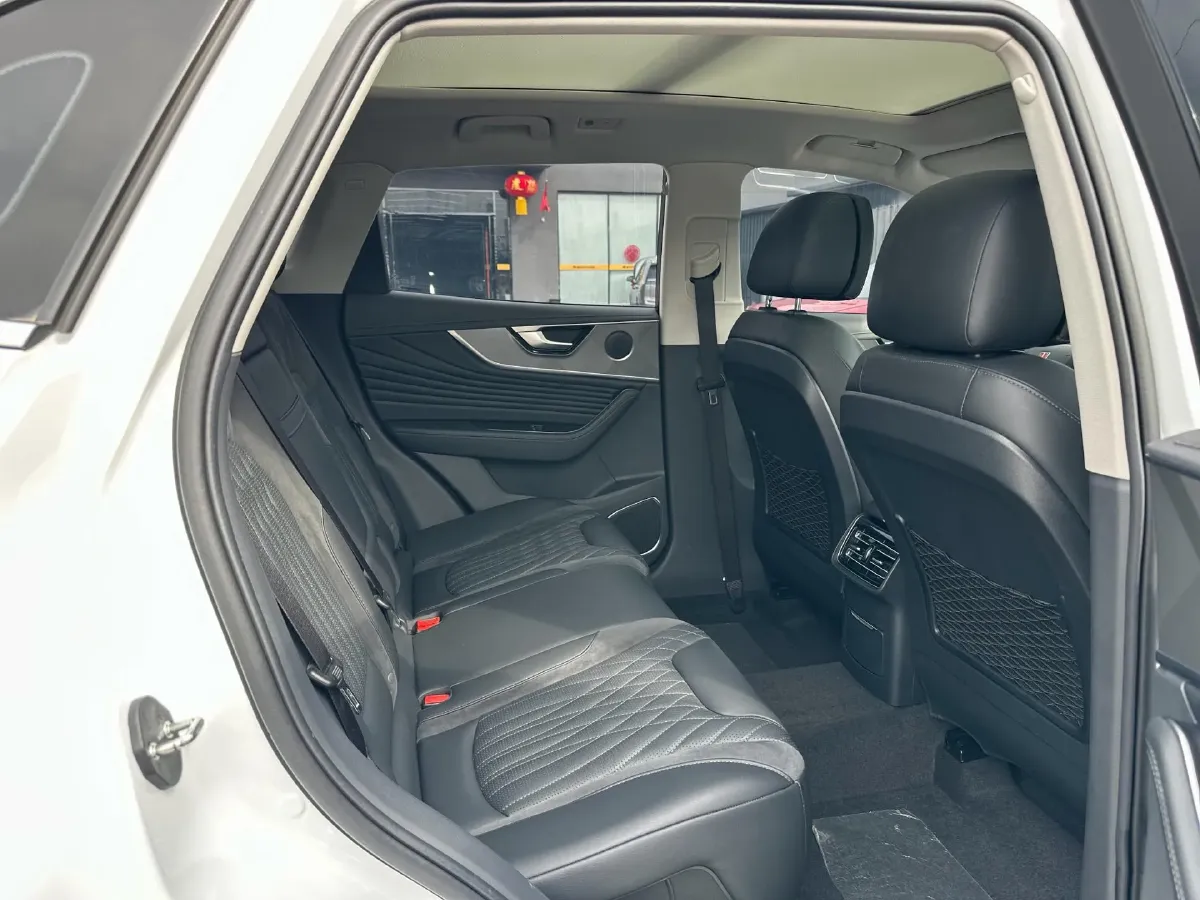 2023 HongQi HS5 2.0T 252HP L4 8AT,autocango,china used car exporter,china ev exporter,chinese used car exporter,chinese used ev exporter