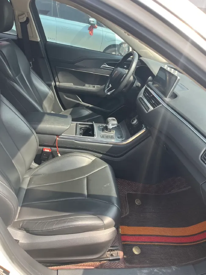 2022 HongQi H5 1.8T 197HP L4 6AT,autocango,china used car exporter,china ev exporter,chinese used car exporter,chinese used ev exporter