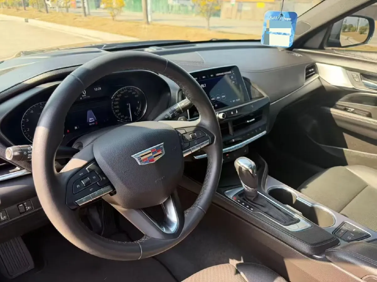2023 Cadillac CT4 2.0T 237HP L4 8AT,autocango,china used car exporter,china ev exporter,chinese used car exporter,chinese used ev exporter