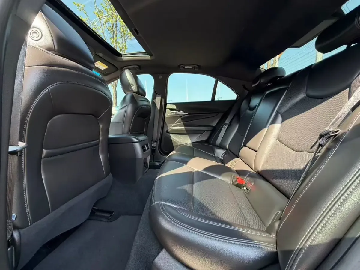 2023 Cadillac CT4 2.0T 237HP L4 8AT,autocango,china used car exporter,china ev exporter,chinese used car exporter,chinese used ev exporter