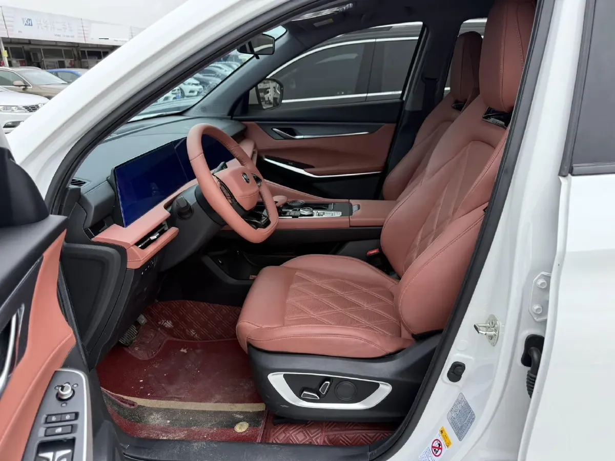 2023 ChangAn CS75 Plus 2.0T 233HP L4 8AT,autocango,china used car exporter,china ev exporter,chinese used car exporter,chinese used ev exporter