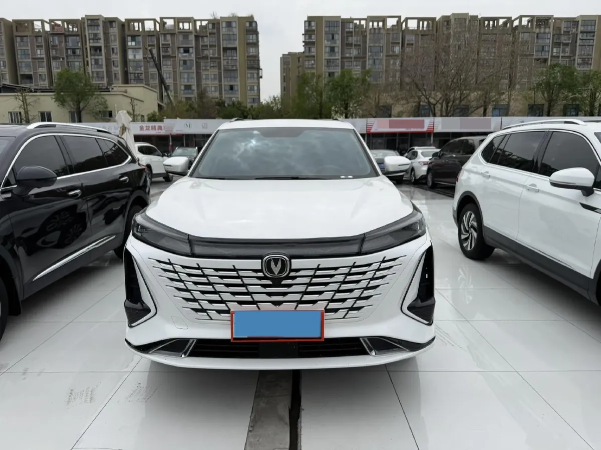 2023 ChangAn CS75 Plus 2.0T 233HP L4 8AT,autocango,china used car exporter,china ev exporter,chinese used car exporter,chinese used ev exporter