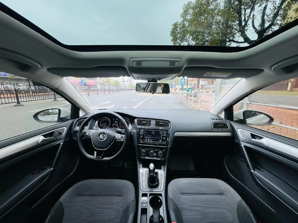 2018 Volkswagen Golf 1.4T 131HP L4 7DCT,autocango,china used car exporter,china ev exporter,chinese used car exporter,chinese used ev exporter