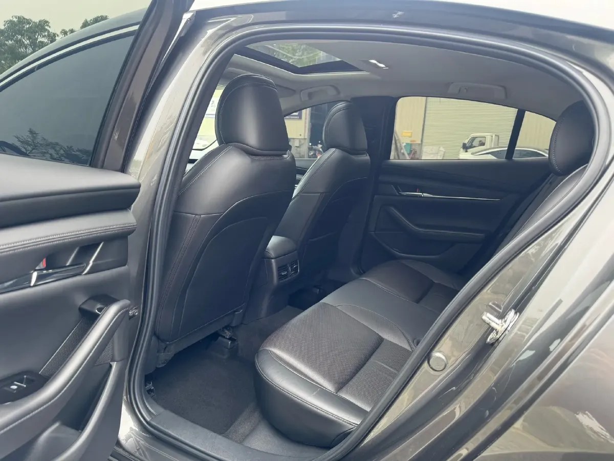 2021 Mazda 3 Axela 2.0L 158HP L4 6AT,autocango,china used car exporter,china ev exporter,chinese used car exporter,chinese used ev exporter