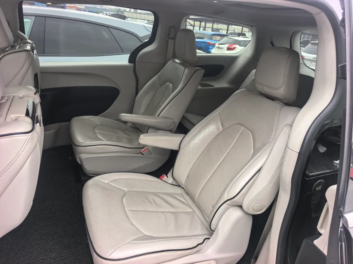 2018 Chrysler Pacifica 3.6L 245HP V6 E-CVT PHEV 16KWH,autocango,china used car exporter,china ev exporter,chinese used car exporter,chinese used ev exporter