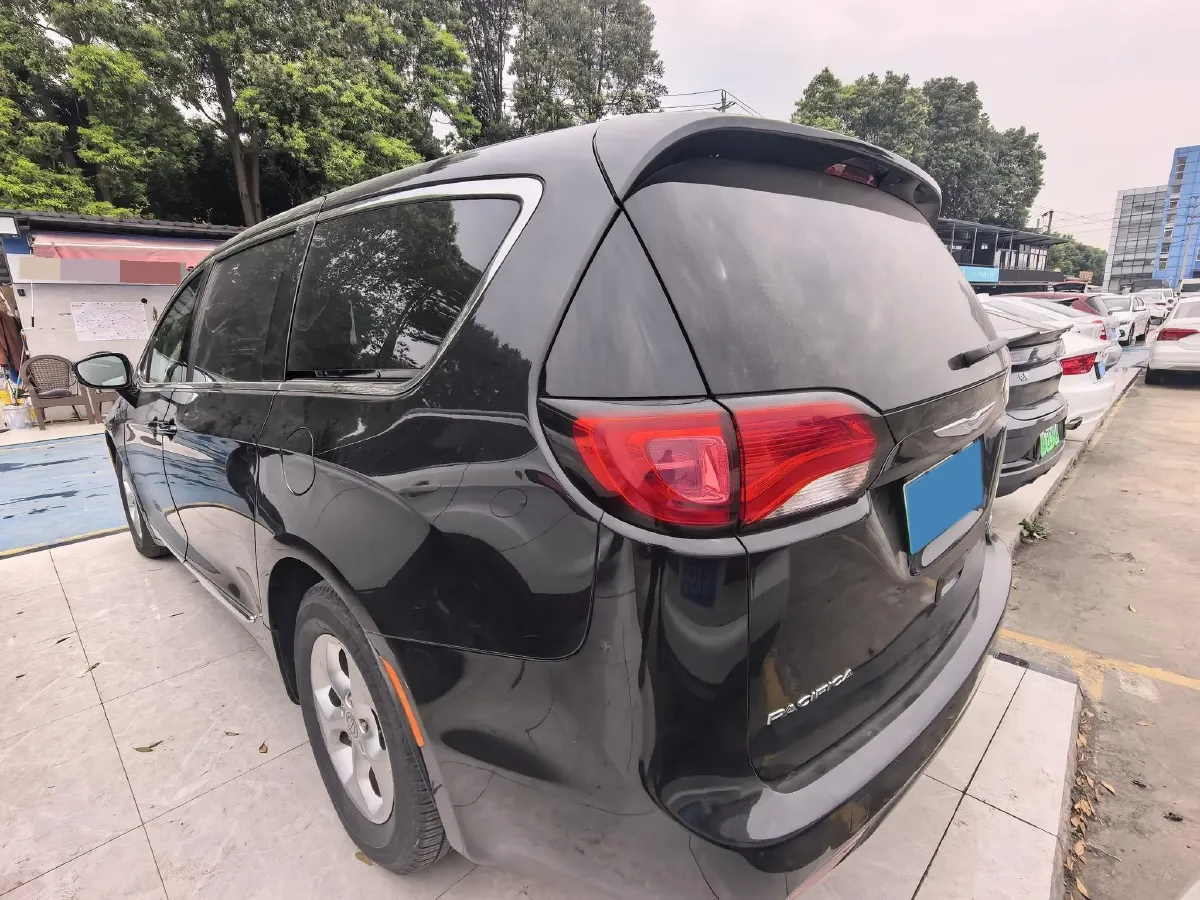 2018 Chrysler Pacifica 3.6L 245HP V6 E-CVT PHEV 16KWH,autocango,china used car exporter,china ev exporter,chinese used car exporter,chinese used ev exporter