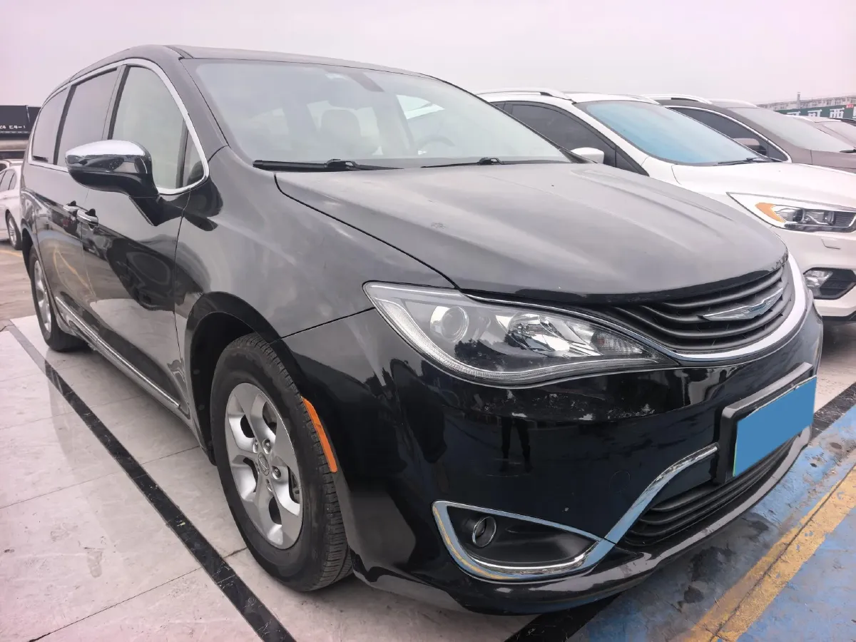 2018 Chrysler Pacifica 3.6L 245HP V6 E-CVT PHEV 16KWH,autocango,china used car exporter,china ev exporter,chinese used car exporter,chinese used ev exporter