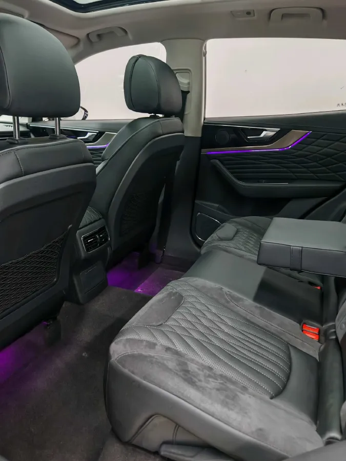 2022 HongQi HS5 2.0T 224HP L4 6AT,autocango,china used car exporter,china ev exporter,chinese used car exporter,chinese used ev exporter