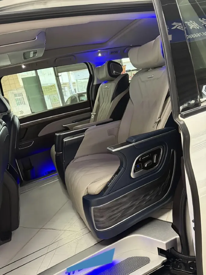 2021 GAC Trumpchi M8 2.0T 252HP L4 8AT,autocango,china used car exporter,china ev exporter,chinese used car exporter,chinese used ev exporter