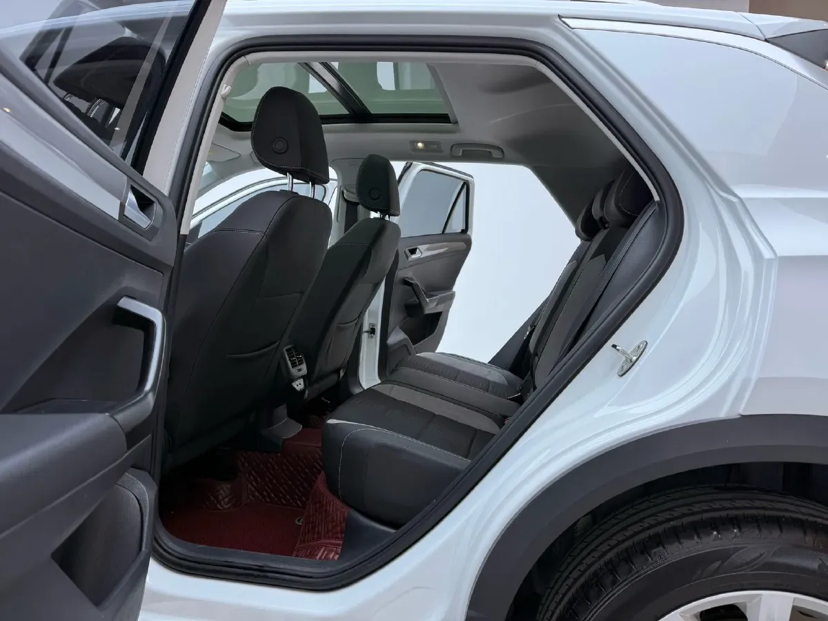 2021 Volkswagen T-Roc 1.4T 150HP L4 7DCT,autocango,china used car exporter,china ev exporter,chinese used car exporter,chinese used ev exporter