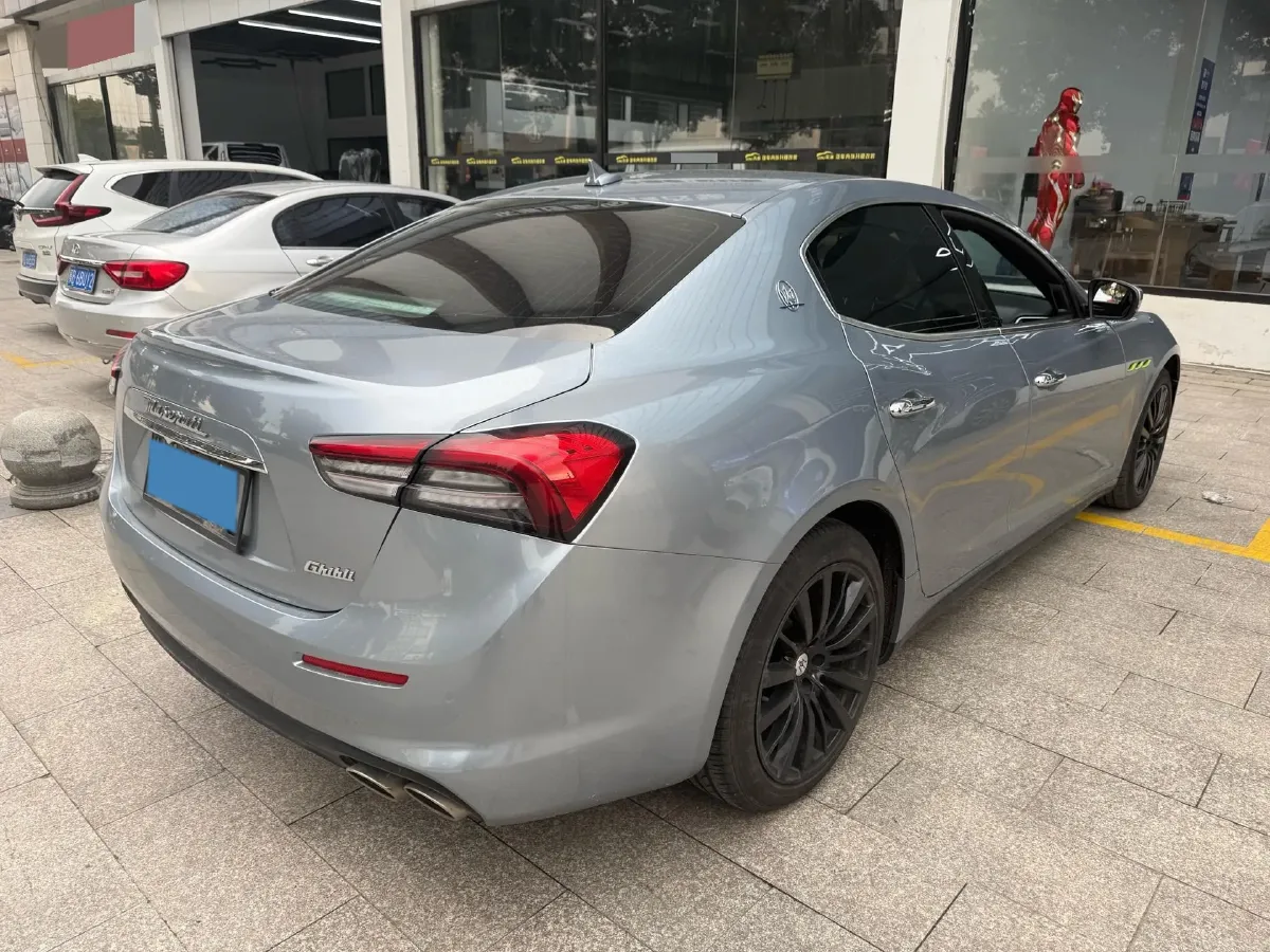2021 Maserati Ghibli 2.0T 330HP L4 8AT,autocango,china used car exporter,china ev exporter,chinese used car exporter,chinese used ev exporter