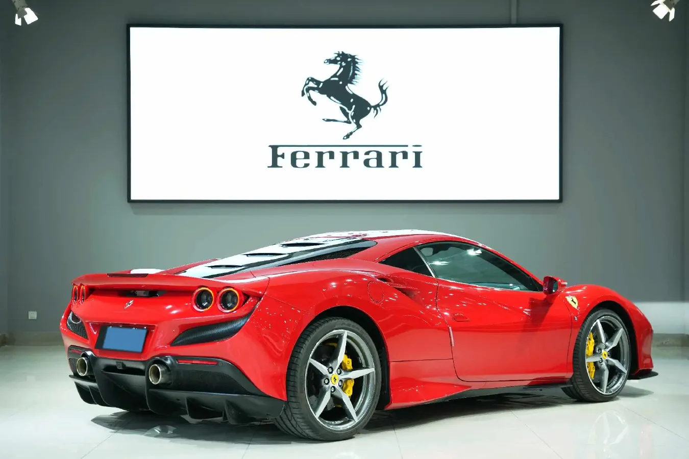 2019 Aston Martin DB11 5.2T 639HP V12 8AT,autocango,china used car exporter,china ev exporter,chinese used car exporter,chinese used ev exporter