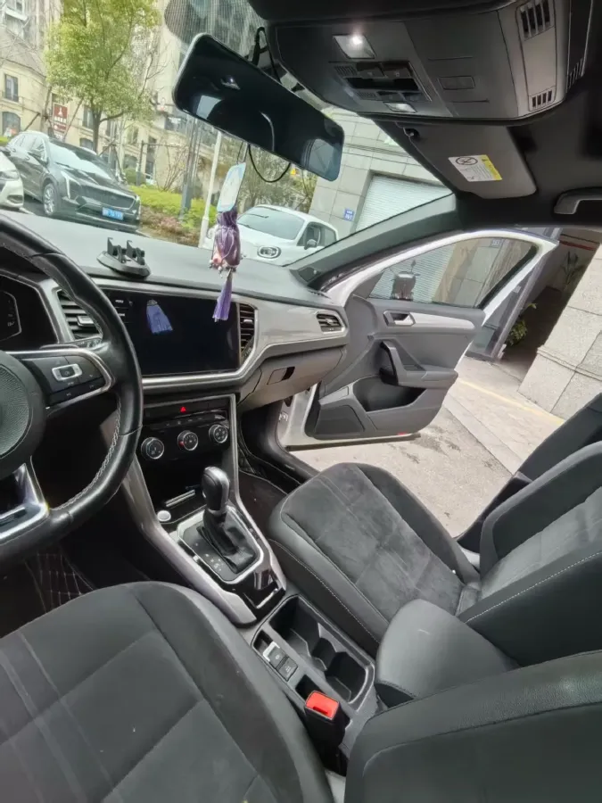 2022 Volkswagen T-Roc 1.4T 150HP L4 7DCT,autocango,china used car exporter,china ev exporter,chinese used car exporter,chinese used ev exporter